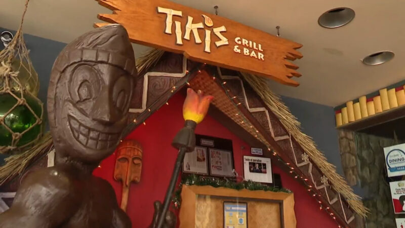 Tiki's Interior